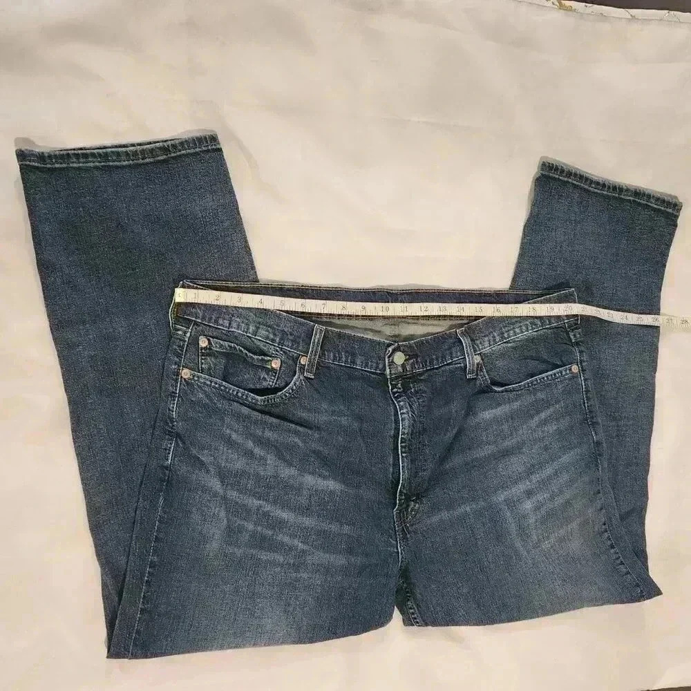 Levis Men's Size 42x30 559 Relaxed Straight Fit Strech Jeans‎ Medium Denim Wash